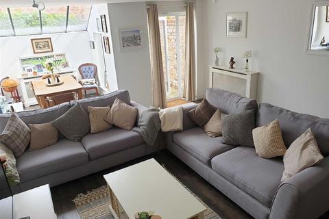 2 bedroom mews to rent, Highgrove Mews, Wilmslow, Cheshire