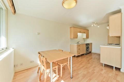 1 bedroom apartment to rent, Clipstone Street, London W1W