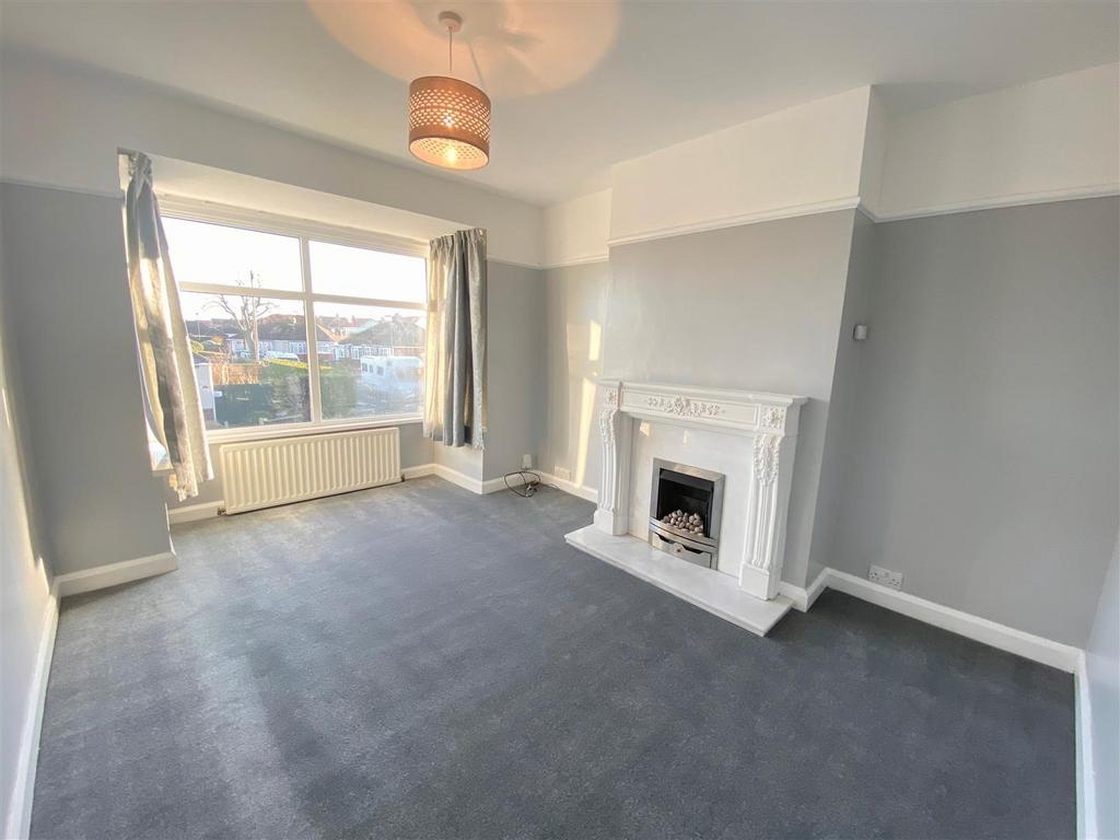 Living room ..jpg