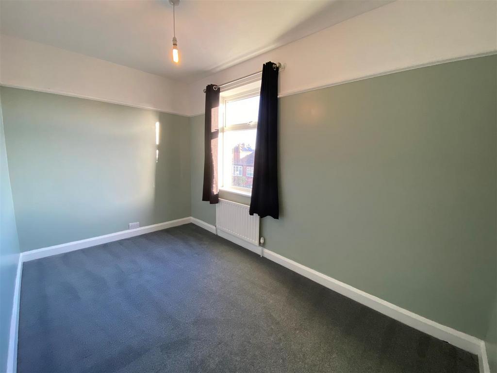 Bed 2.jpg