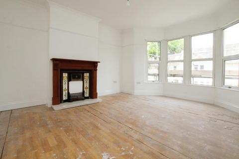 4 bedroom terraced house to rent, Sefton Park Road, Bristol BS7