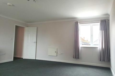 2 bedroom apartment to rent, High Street, Selsey