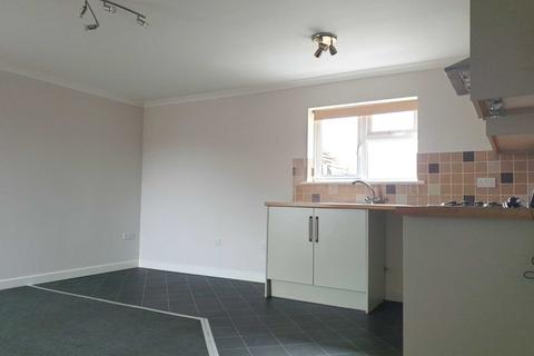 2 bedroom apartment to rent, High Street, Selsey