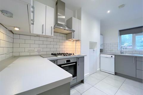 3 bedroom maisonette to rent, Station Approach, Hayes, Bromley, BR2