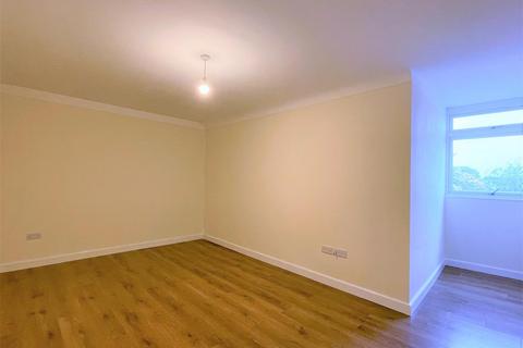 3 bedroom maisonette to rent, Station Approach, Hayes, Bromley, BR2