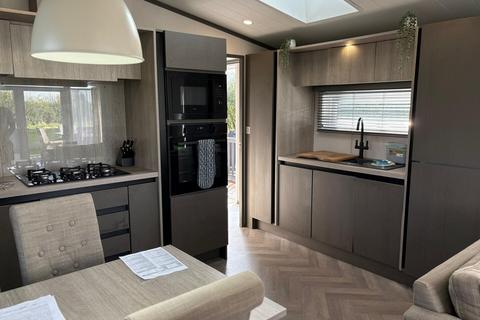 2 bedroom lodge for sale, Maesmawr Farm Resort, Victory Lakewood Lodge, Moat Lane Caersws, SY17 5SE