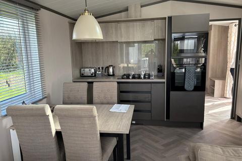 2 bedroom lodge for sale, Maesmawr Farm Resort, Victory Lakewood Lodge, Moat Lane Caersws, SY17 5SE