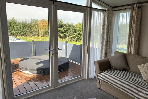 2 bedroom lodge for sale, Maesmawr Farm Resort, Victory Lakewood Lodge, Moat Lane Caersws, SY17 5SE