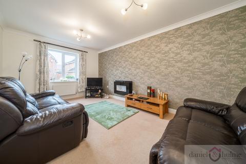 4 bedroom detached house for sale, 3 Clover Grove, Leekbrook