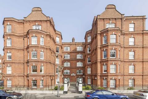 2 bedroom flat to rent, Queen's Club Gardens, London W14