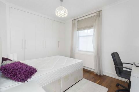 2 bedroom flat to rent, Queen's Club Gardens, London W14