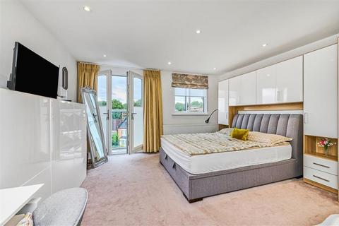 4 bedroom house for sale, Swallowfield Road, London SE7