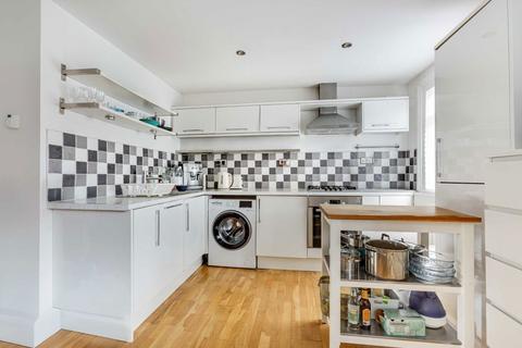 1 bedroom flat to rent, Upper Richmond Road West, London SW14