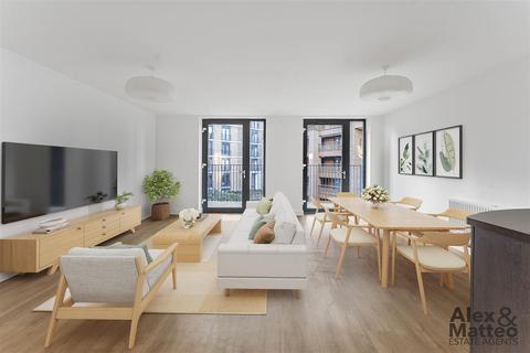 3 bedroom flat for sale, Fairmont House, Canada Water, SE16