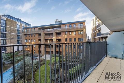 3 bedroom flat for sale, Fairmont House, Canada Water, SE16
