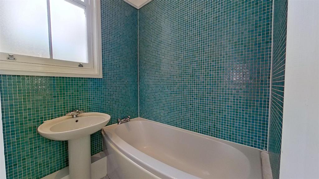 Flat-3-11-Prince-of-Wales-Ter-05112023 161514.jpg