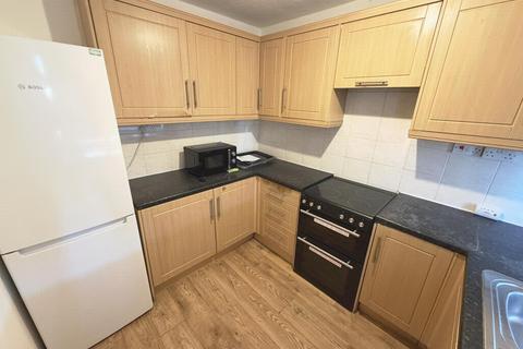 4 bedroom house to rent, Travellers Lane, Hatfield AL10
