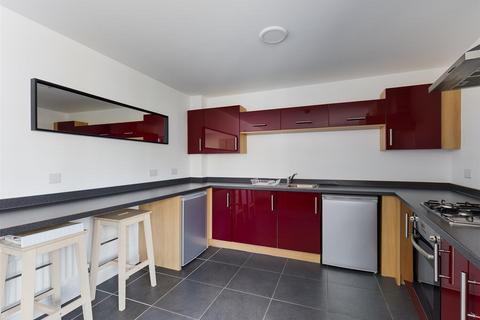 2 bedroom flat to rent, Edinburgh Road, Brighton