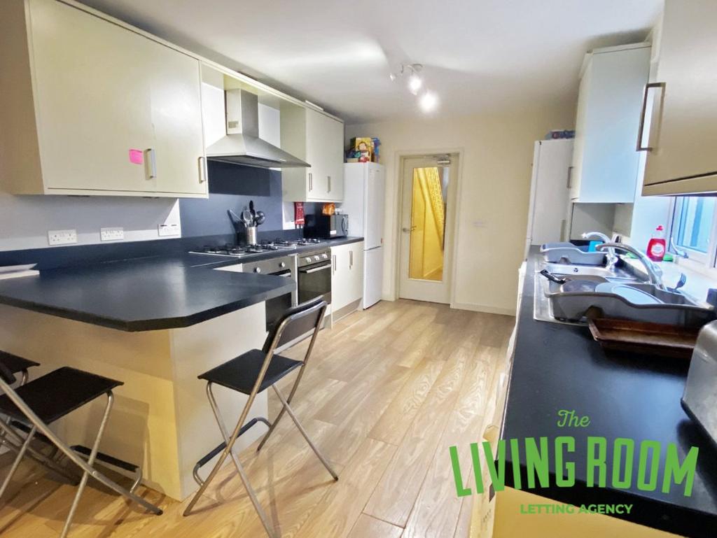 Kitchen 3