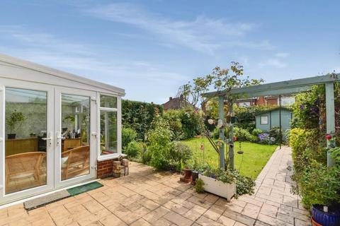 3 bedroom semi-detached house to rent, Cedar Avenue, South Ruislip, HA4