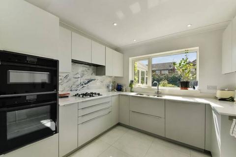 3 bedroom semi-detached house to rent, Cedar Avenue, South Ruislip, HA4