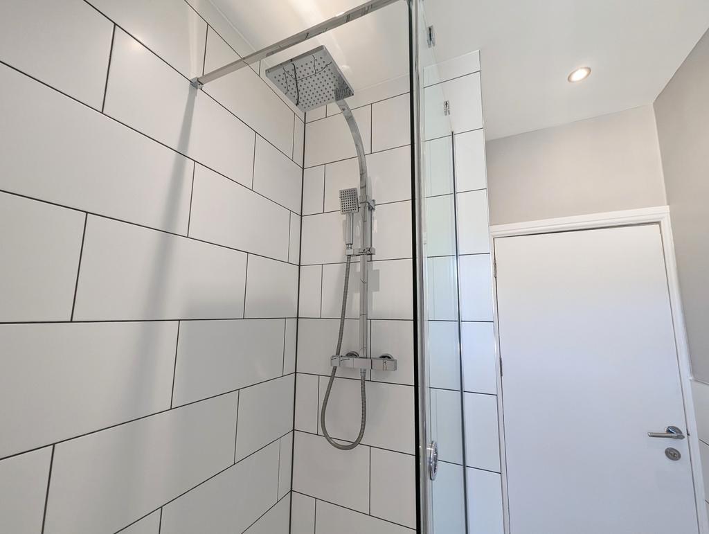Shower 3