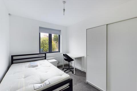 2 bedroom flat to rent, Edinburgh Road, Brighton