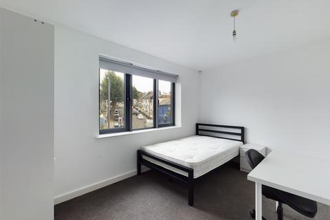 2 bedroom flat to rent, Edinburgh Road, Brighton