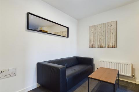 2 bedroom flat to rent, Edinburgh Road, Brighton