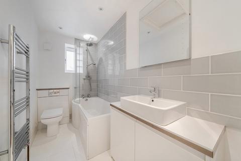 2 bedroom flat for sale, Cavendish Road, London, SW12