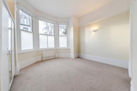 2 bedroom flat for sale, Cavendish Road, Clapham, London, SW12