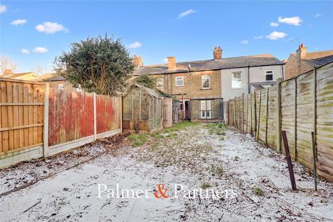 3 bedroom terraced house for sale, Henry Road, Essex CM1