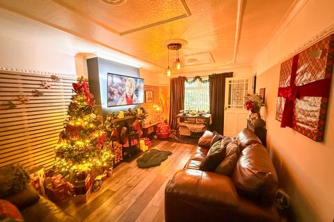 3 bedroom flat for sale, Mitford Gardens, Wallsend NE28