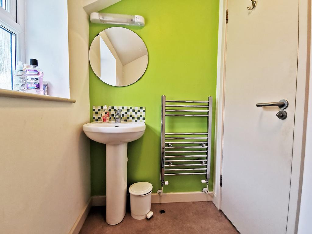 Green Bathroom 1
