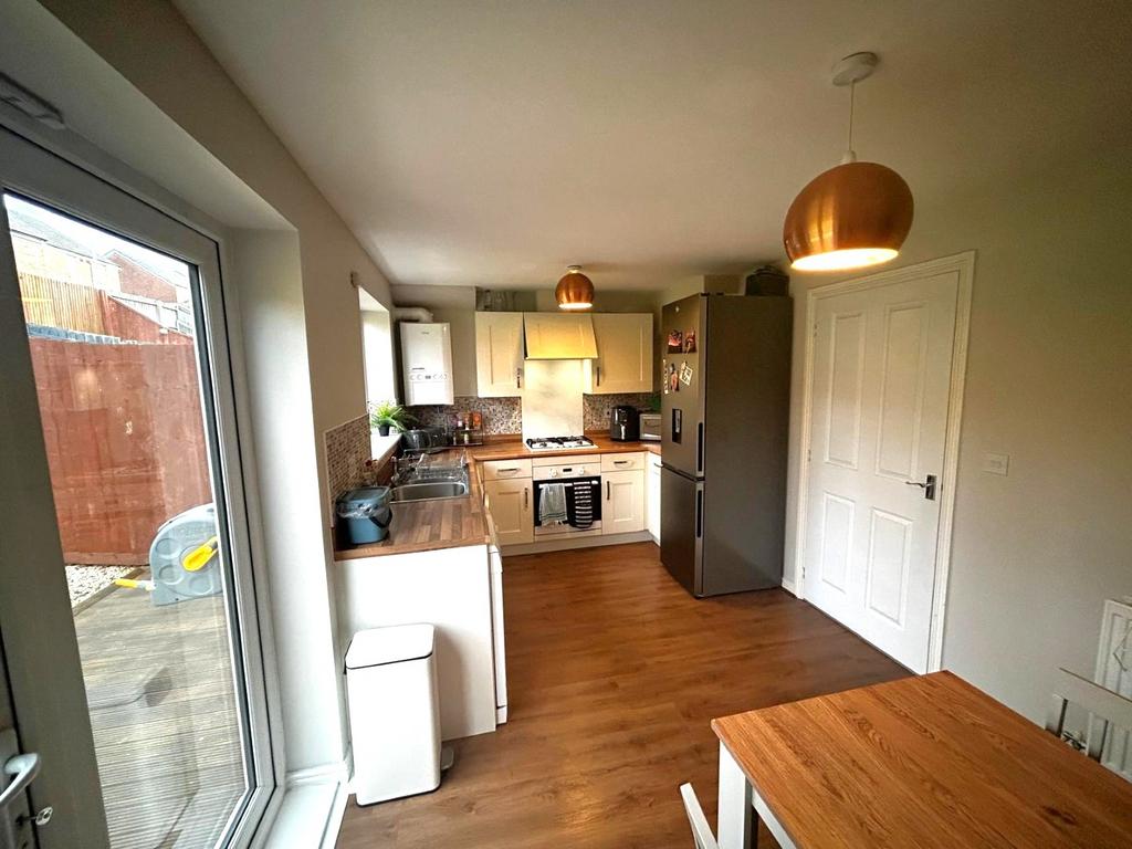 Kitchen / Dining Room