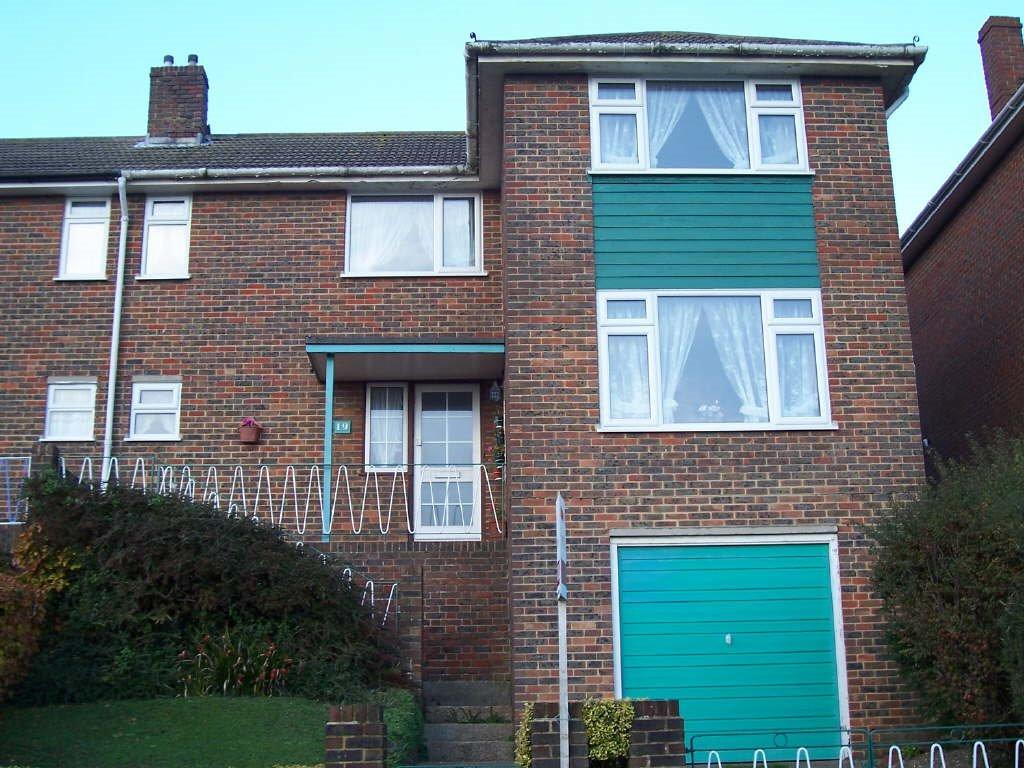 4 Bedroom Furnished Terraced House