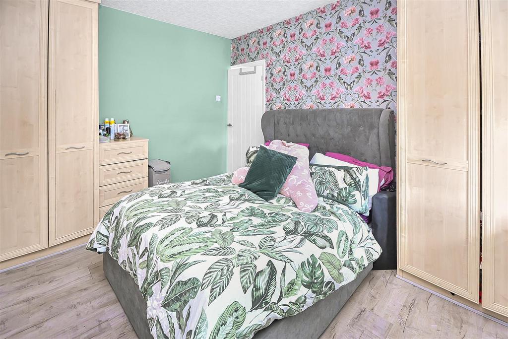 164 The Avenue Bedroom 1 (2).jpg
