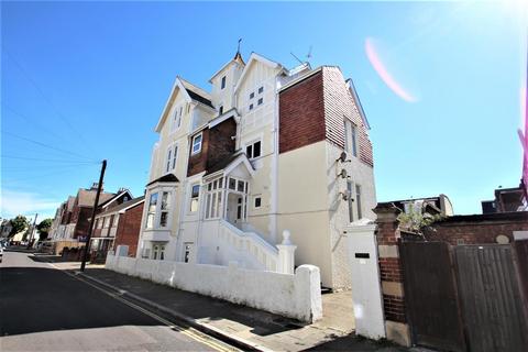 2 bedroom apartment to rent, Throgmorton House, Elphinstone Road
