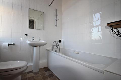 2 bedroom apartment to rent, Throgmorton House, Elphinstone Road