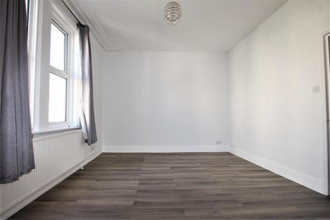 2 bedroom apartment to rent, Throgmorton House, Elphinstone Road