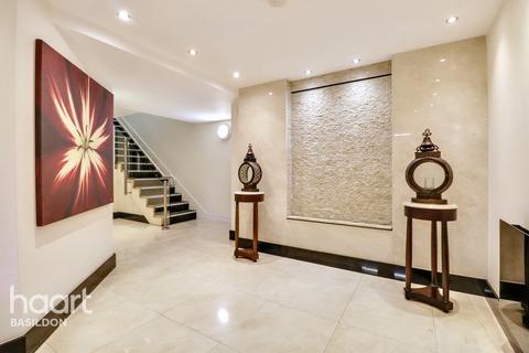 2 bedroom apartment for sale, Noak Hill Road, BILLERICAY