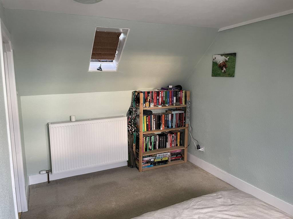 Bedroom 1b.JPG