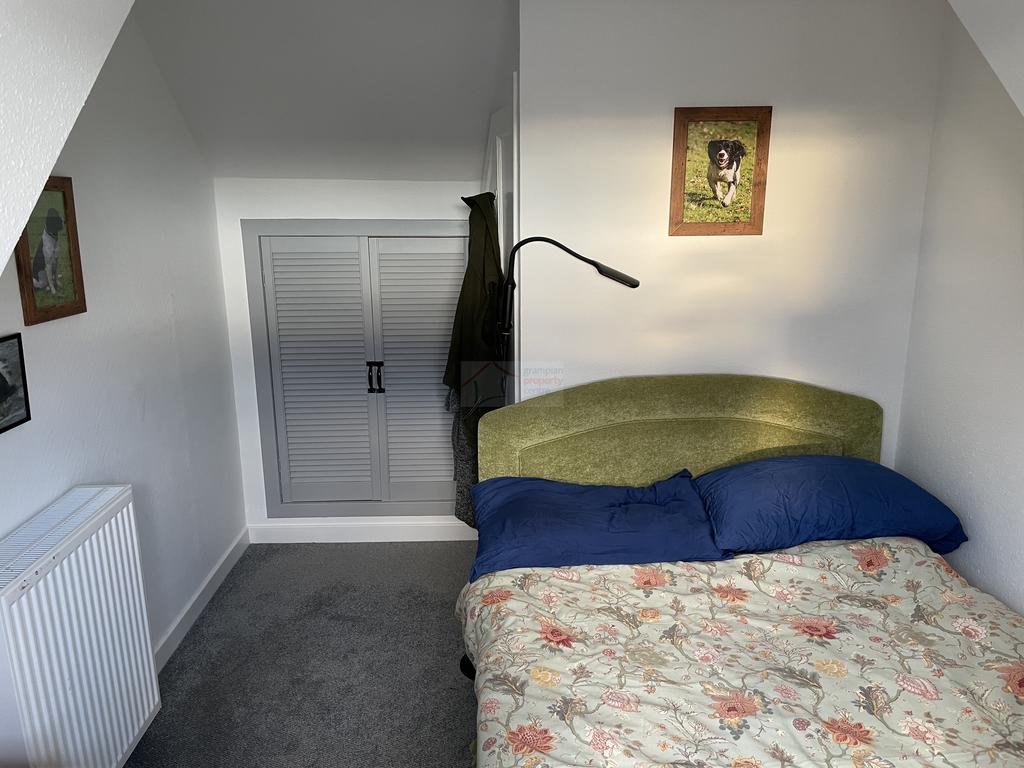 Bedroom 2b.JPG