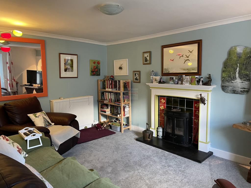Lounge 1.JPG