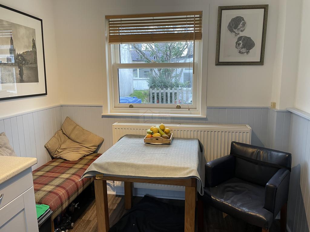 Kitchen 2.JPG