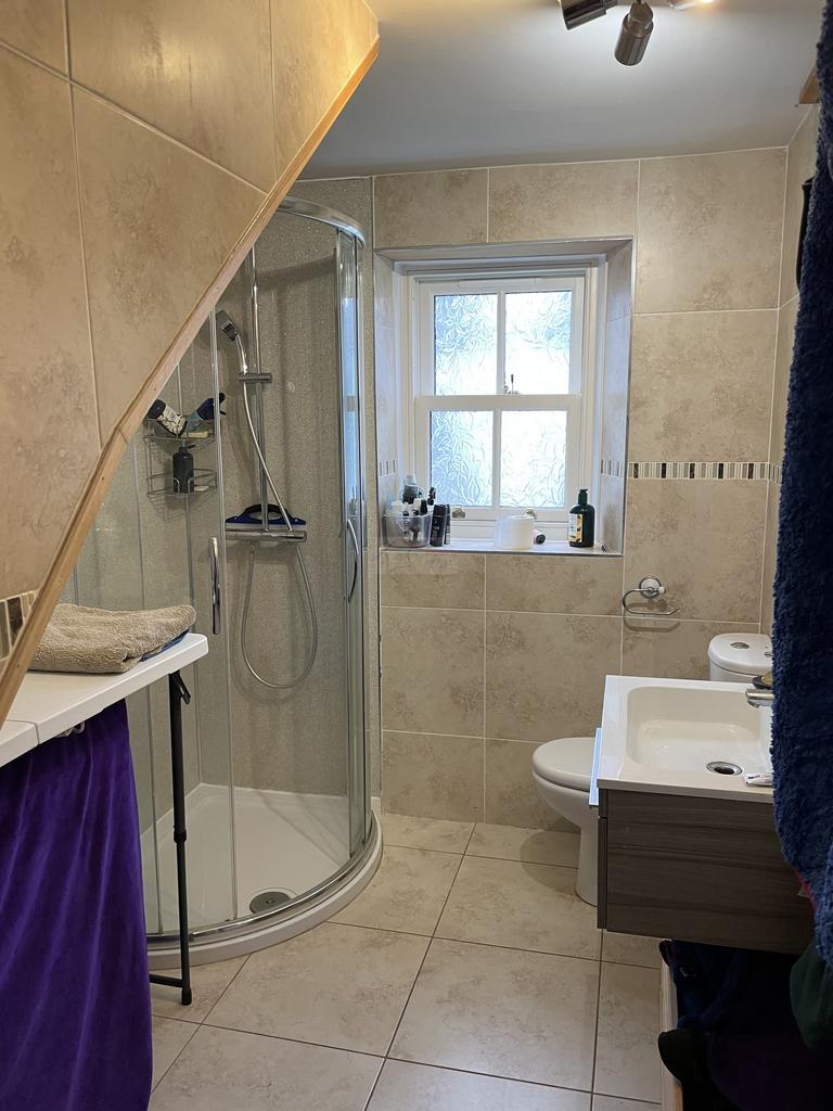 Bathroom.JPG