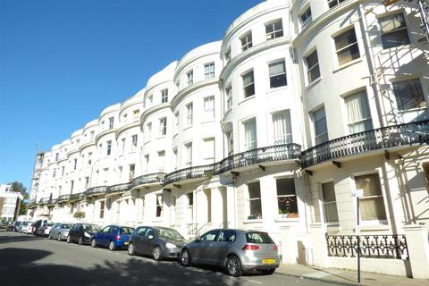 Studio to rent, Lansdowne Place, Hove
