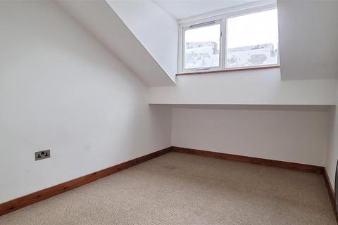 2 bedroom flat for sale, Apt 8 Baines House, 2A Cheltenham Mount