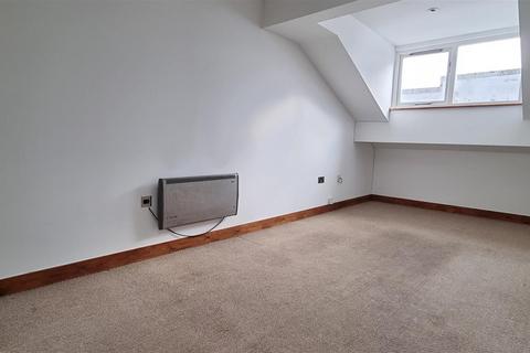 2 bedroom flat for sale, Apt 8 Baines House, 2A Cheltenham Mount