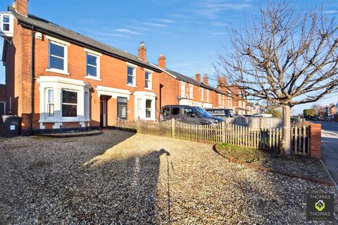 4 bedroom semi-detached house for sale, Elmbridge Road, Gloucester